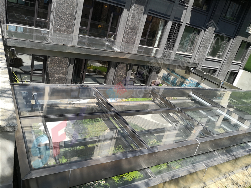 水平對開開合屋頂
